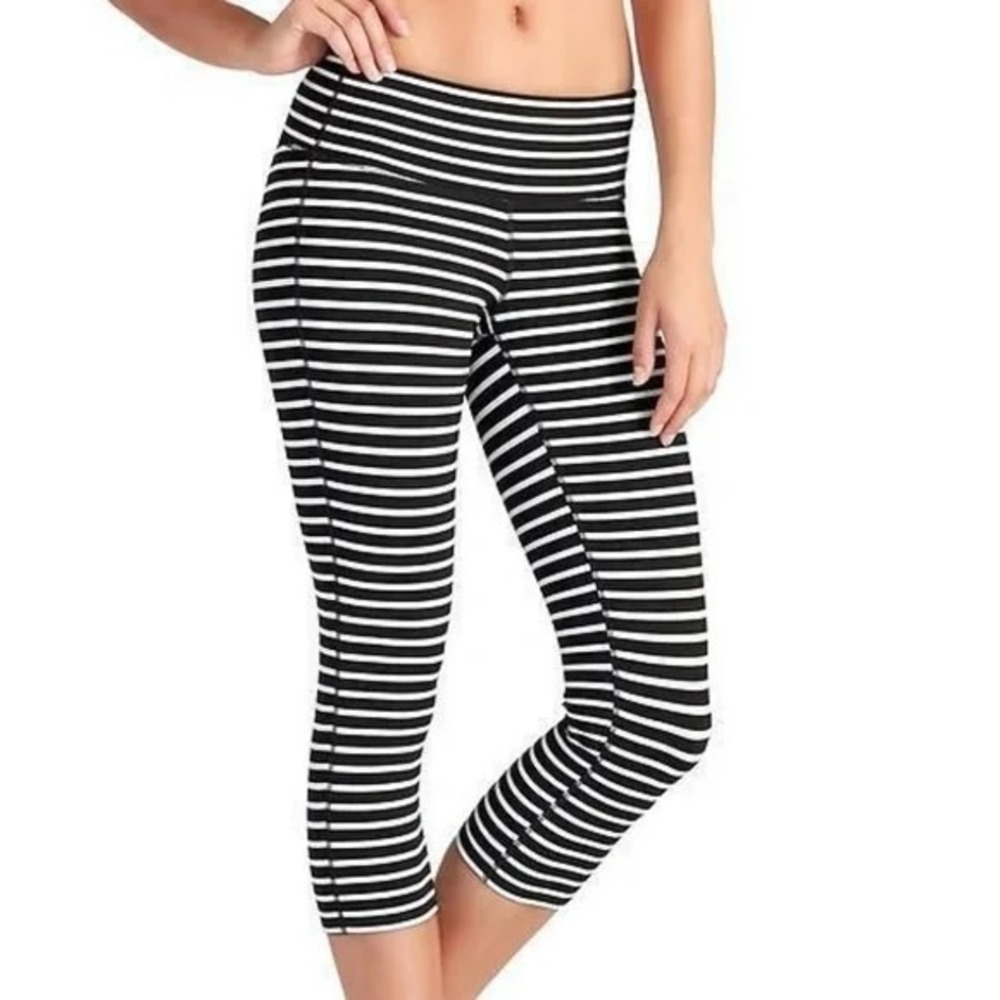 Athleta Chaturanga Black White Striped Capri Leggings Size Small